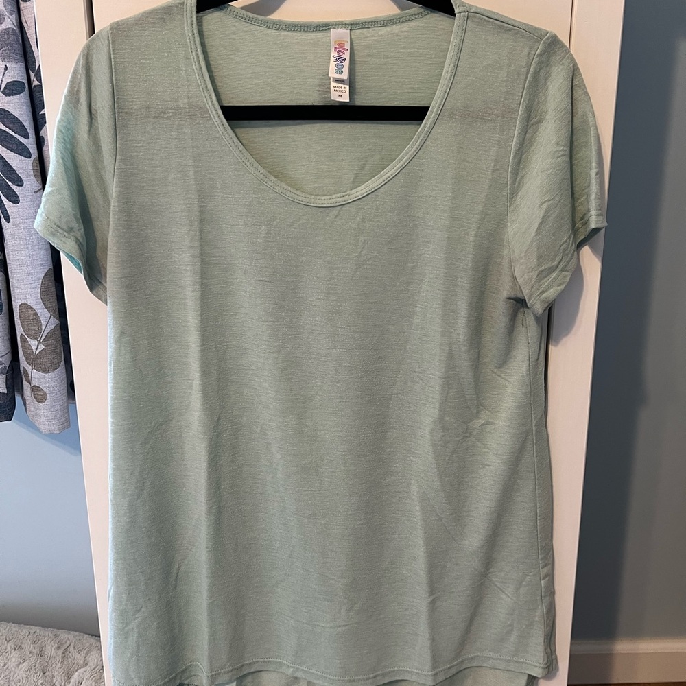 LuLaRoe  T-shirt Women’s M Used
